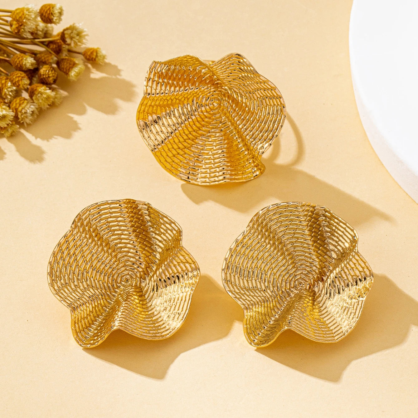 The Esla Set, Asymmetrical Geometric Shape